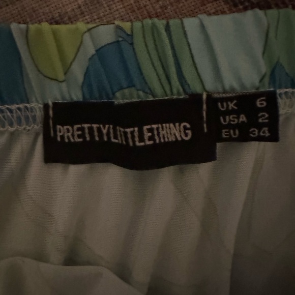 Cute skirt - Picture 3 of 3